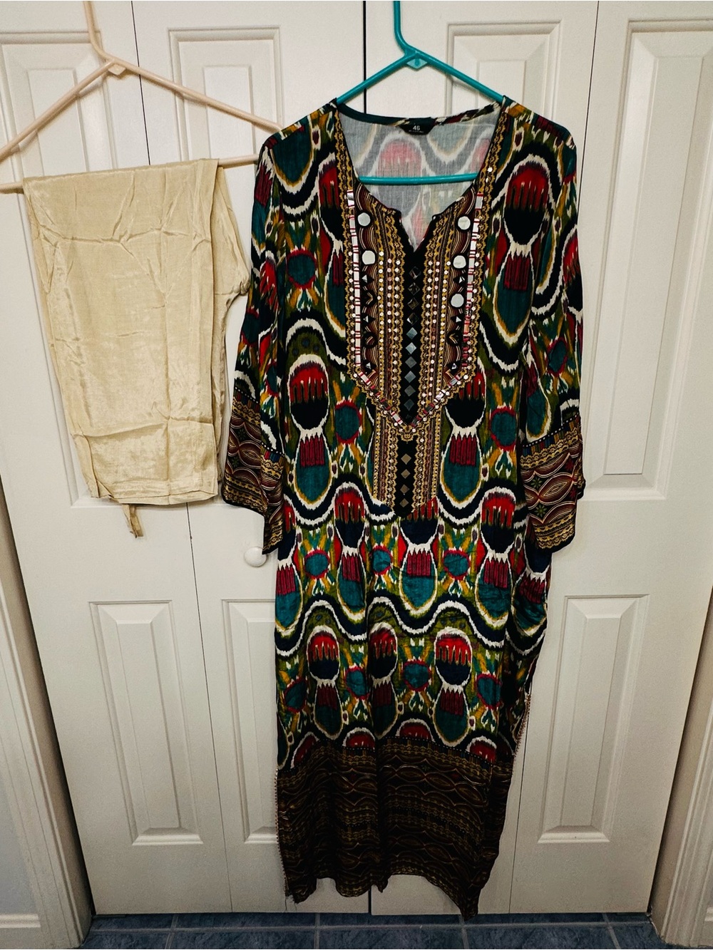 Boho Embroidered V-Neck long shirt Salwaar kameez in Multicolor size 23”
